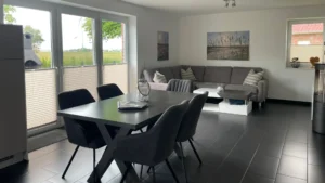 Hilgenhuus-Essbereich-und-Wohnzimmer